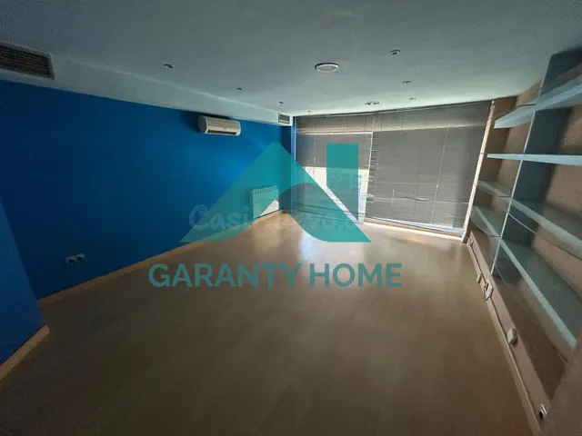 SE VENDE OFICINA EN ZONA COLÓN - foto 4