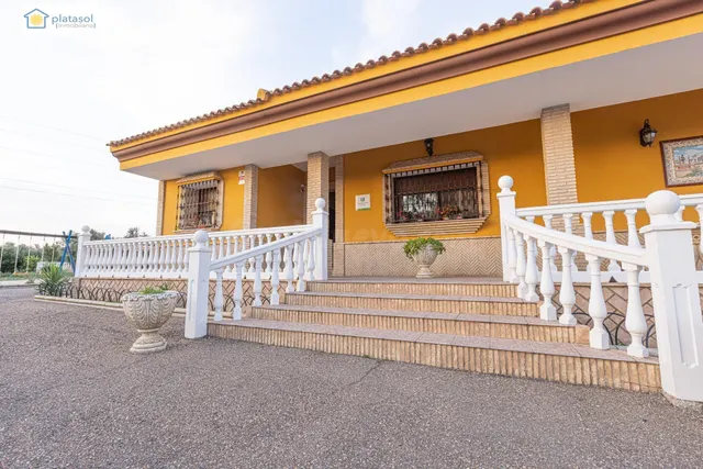 Finca con magnífica vivienda en Chucena, autovía Sevilla - H - foto 4