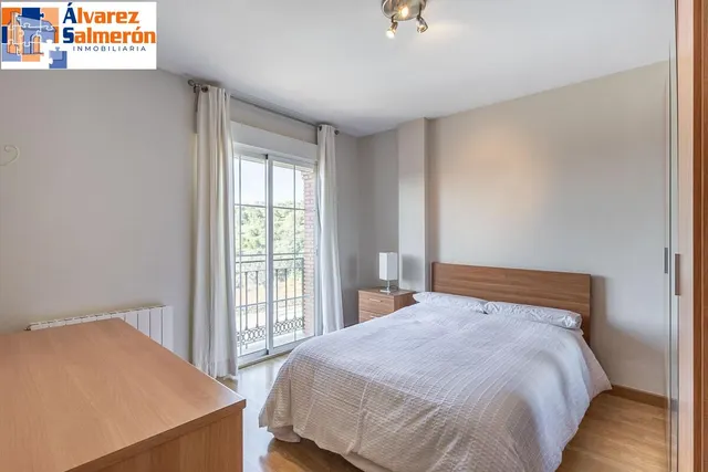 Casa pareada con piscina y vistas despejadas en Huétor Vega — 21