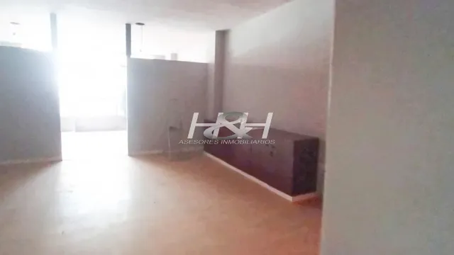 Local espacioso junto al Empalme. / HH Asesores, Inmobiliaria en Burjassot/ — 18