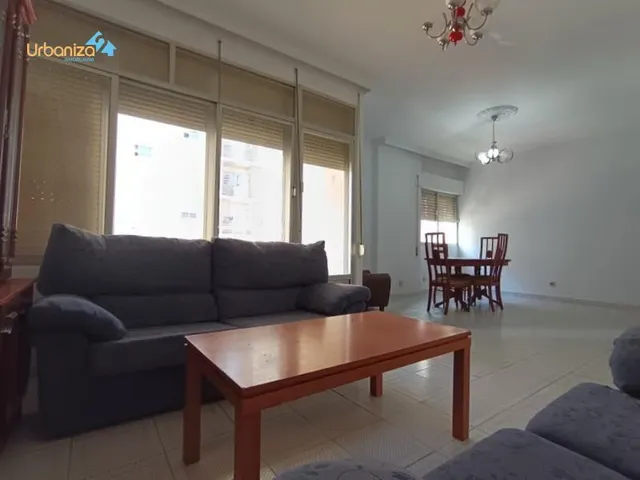 Amplia Casa en María Auxiliadora, Badajoz - Oportunidad Única por €429,000 — 11