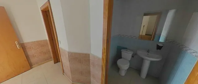 Local en venta en Calle de Margarida Xirgu — 10