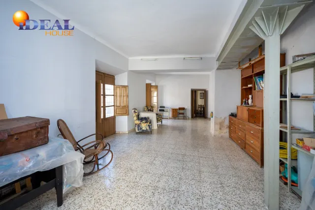 Espectacular edificio a 3 calles con vivienda y locales comerciales en pleno centro de Alhama de Gr — 13