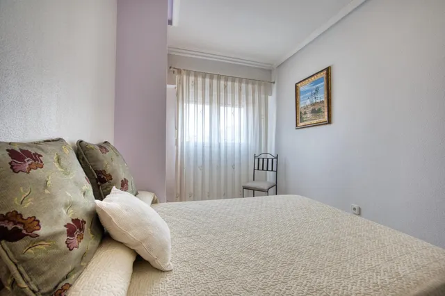 Amplia y Luminosa Vivienda en esquina de 3 dorm. baño y aseo con Garaje Cerrado en el Corazón de la Ciudad — 15