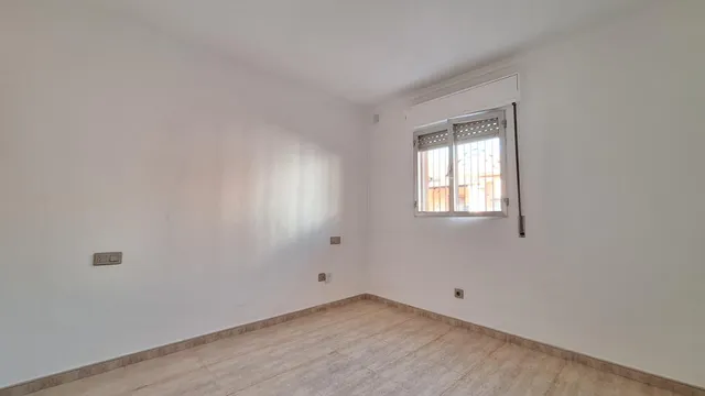 Casa SIN AMUEBLAR de tres dormitorios y patio en Vistabella — 22