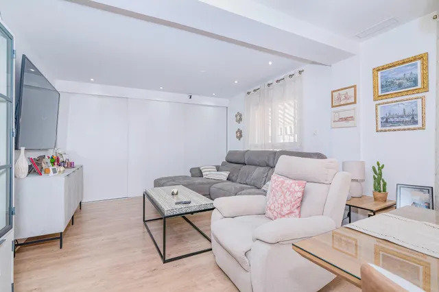 ¡Tu Nuevo Hogar te espera!  Semi-ático Reformado con Gran Terraza, junto Virgen de Las Angustias — 6