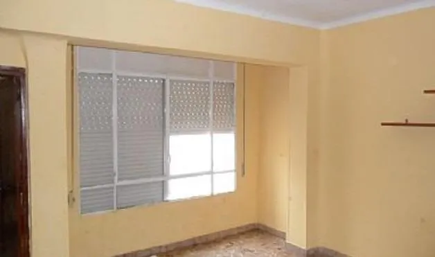 Inmueble tapiado para reformar Piso tapiado de 100 m2 para reformar en el barrio de El Carmen, Murcia. — 6
