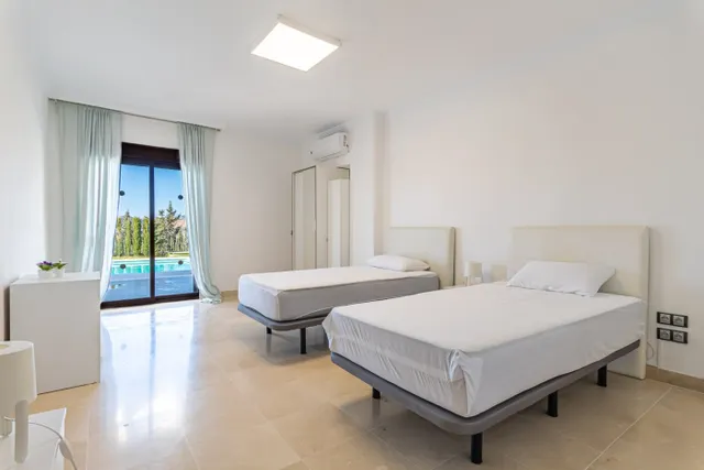 Villa Reformada con Vistas Panorámicas en la Sierrezuela — 16