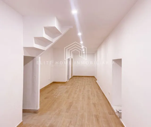 ATENCIÓN INVERSORES! LOCAL CÉNTRICO Y REFORMADO EN VENTA Y A - foto 2