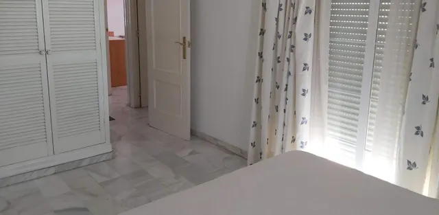 En alquiler: espectacular chalet independiente con piscina y amplio jardín en La Zubia — 6