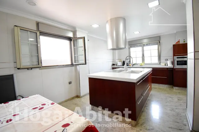 ESPECTACULAR CHALET CON PISCINA, GARAJE, TERRAZA Y ASCENSOR — 7