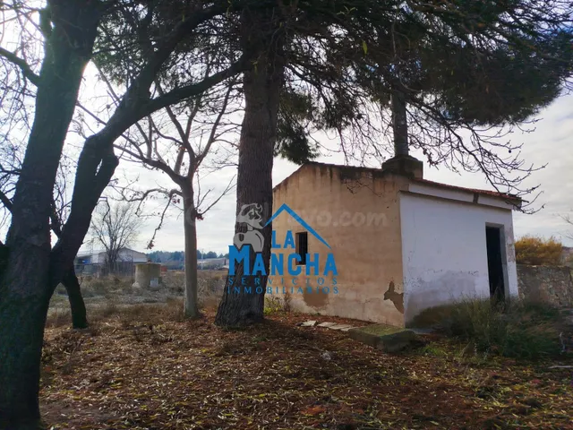 INMOBILIARIA LA MANCHA VENDE TERRENO RÚSTICO JUNTO A LA CIUD - foto 2