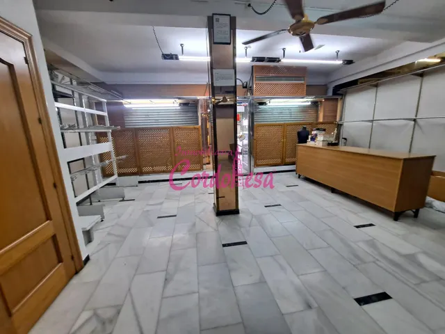 LOCAL COMERCIAL EN LA FUENSANTA — 8