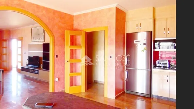 SE VENDE ESPECTACULAR CHALET EN PINOSO. — 22
