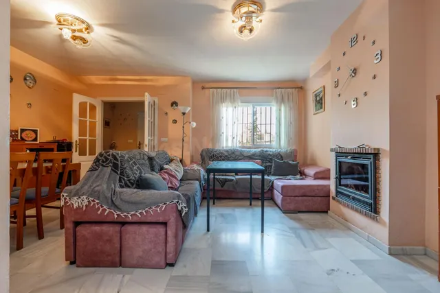VIVIENDA UNIFAMILIAR ADOSADA EN OGIJARES — 4