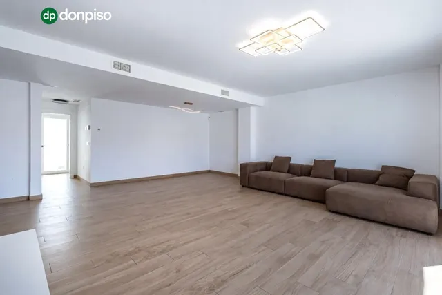 Vivienda de lujo en Urbanización SERRALLO HILLS. — 13