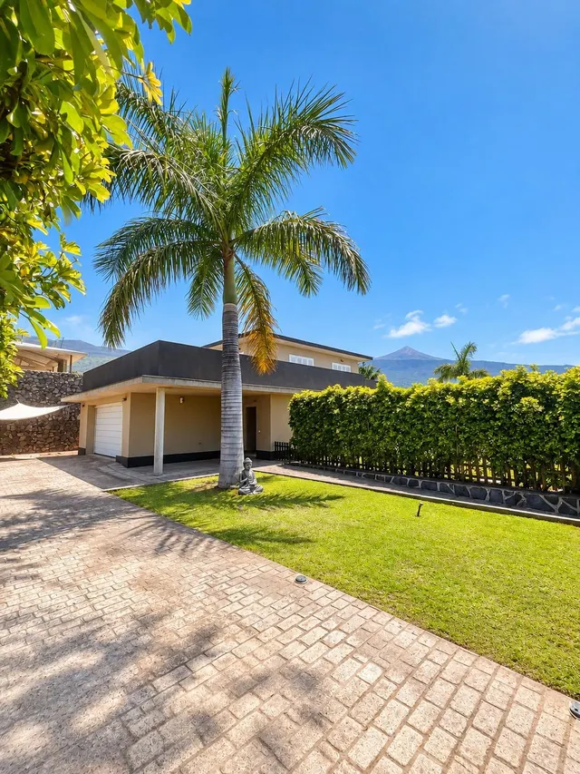 Villa independiente con gran jardín y piscina playa — 28