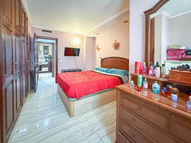 ACOGEDORA PLANTA BAJA CON TERRAZA Y TRASTERO - foto 5