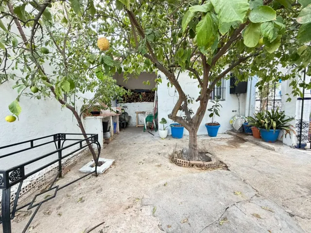 Amplia Casa en Alameda, Andalucía - Ideal para Entrar a Vivi - foto 3