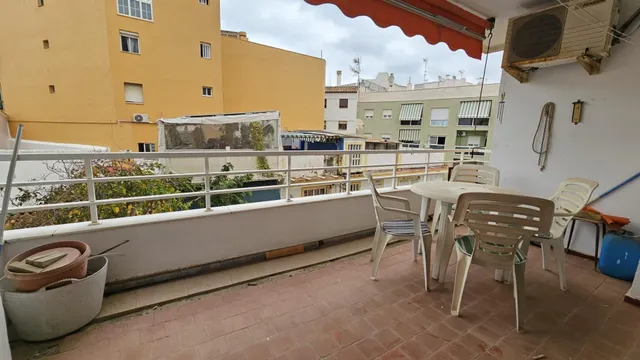 Magnifico piso en edificio en primera linea de playa en Estepona pueblo — 25