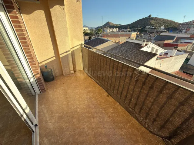 PISO CON TERRAZA PRIVADA, GARAJE Y TRASTERO EN EL CAMPILLO – - foto 4