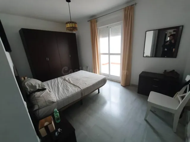 Piso en Planta Baja con Espacios Exteriores Privados! - foto 4