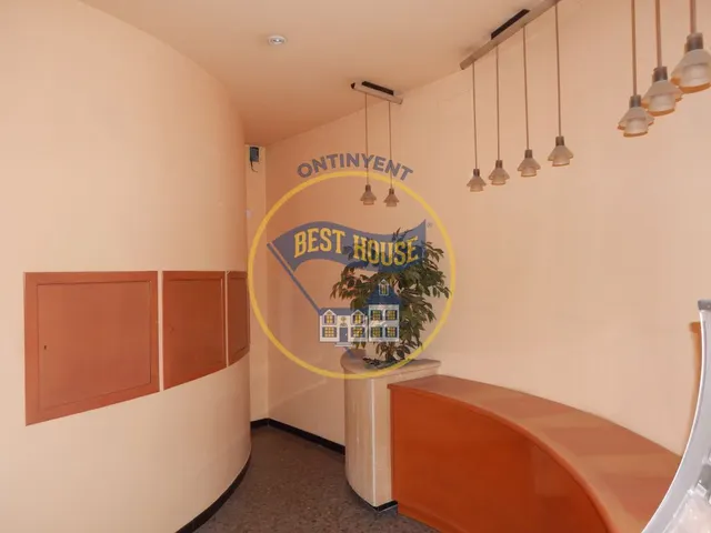¡¡OPORTUNIDAD!! LOCAL COMERCIAL EN ZONA TRANSITADA — 7