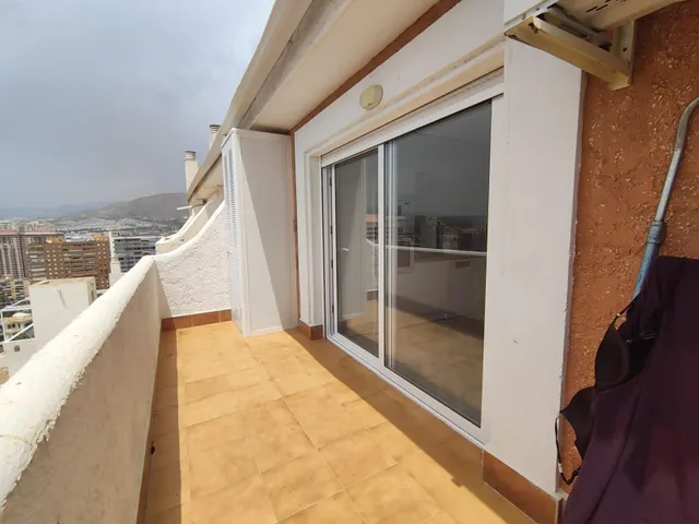 Apartamento reformado em la zona de la Cala de Benidorm — 8