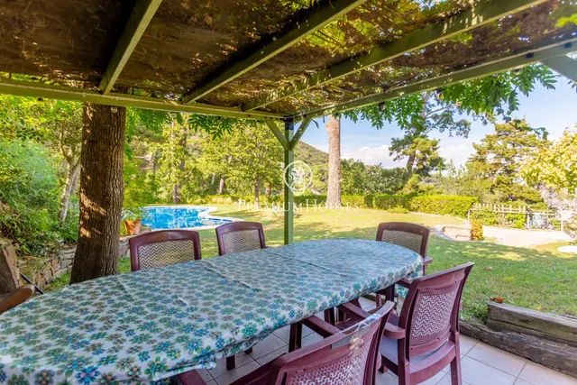 Exclusiva casa en Vallromanes. Naturaleza, privacidad y vistas panorámicas. — 29