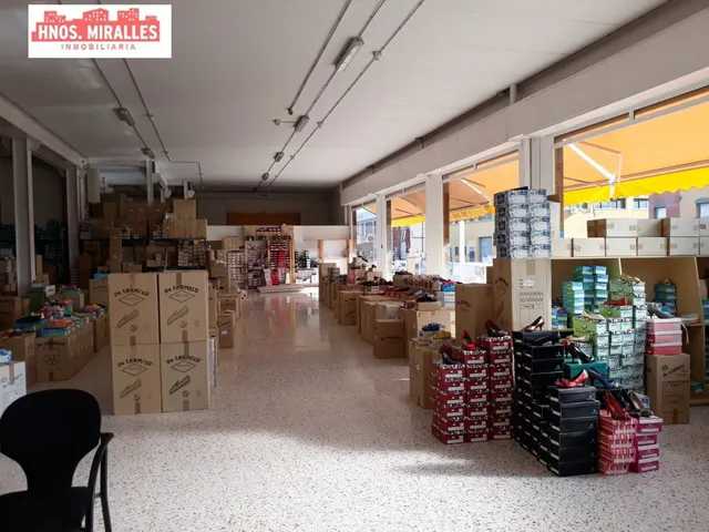 Se vende Nave de EXPOSICION en 3 plantas Poligono Industrial - foto 2