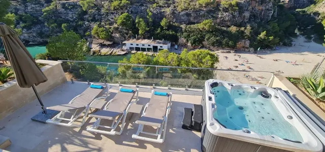 Tu refugio frente al mar en Cala Pi: vistas 180°, jacuzzi y  - foto 4