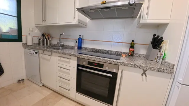Apartamento de planta baja de esquina con 2 dormitorios con jardin y vistas parciales al mar — 13