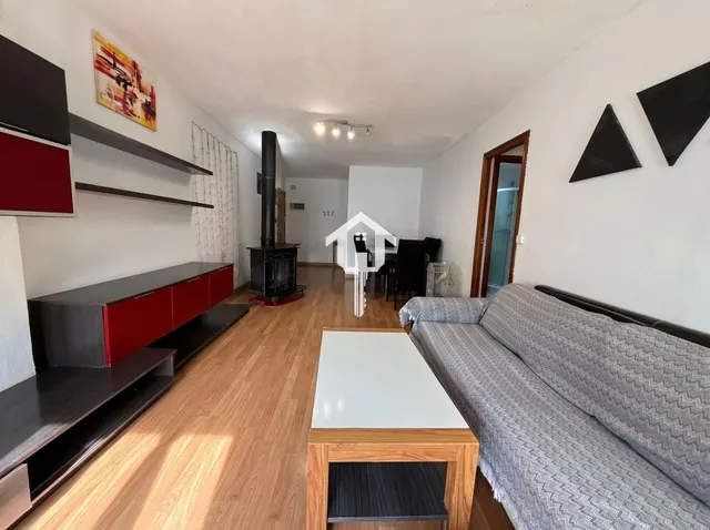 Piso luminoso con chimenea en zona ciudad elegida de Alicante: 78m2, 2 dormitorios dobles y tercera planta — 14
