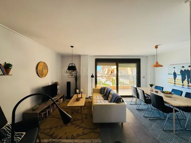 1ª Línea de Playa: Espectacular Piso Renovado con Vistas Frontales al Mar, Garaje y Sur en La Mata- Costa Blanca — 4