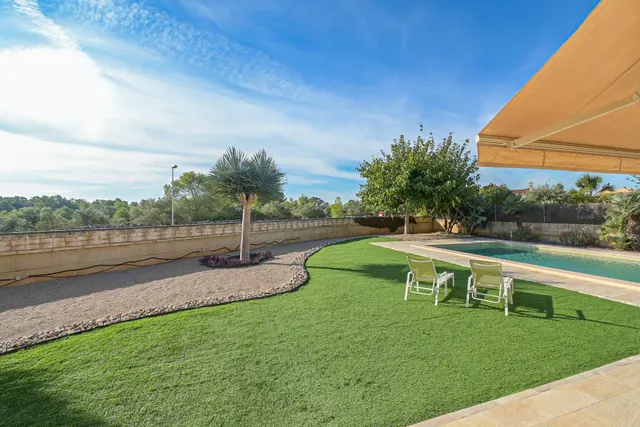 Exclusivo unifamiliar con jardín y piscina en Sant Marçal — 39