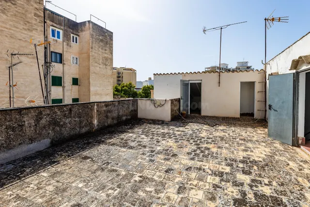 Ático luminoso con terraza solárium privativa y 3 trasteros  - foto 2