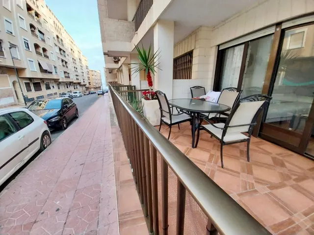 Duplex reformado junto al paseo marítimo y el parque Reina Sofía. — 36