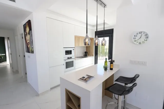 VILLA MODERNA EN CIUDAD QUESADA DE 3 DORM. 3 BAÑOS. CON PARC - foto 5