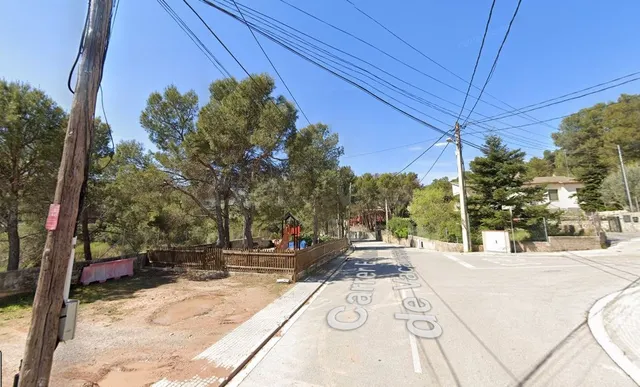 SE VENDE TERRENO URBANO EN VACARISSES - foto 2