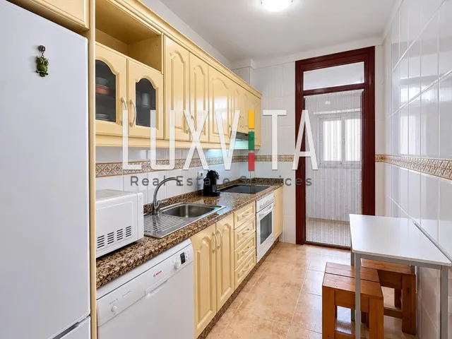 Amplio piso residencial de 2 dormitorios con garaje y trastero — 12