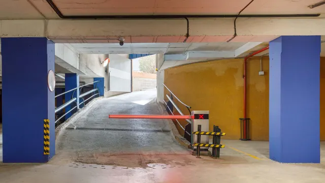 Parking 12m² en alquiler - Zona Franca — 8