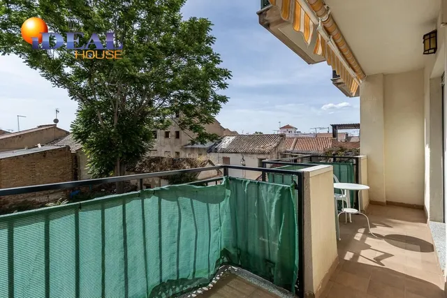 Piso en venta en Santa Fe con garaje y terraza.