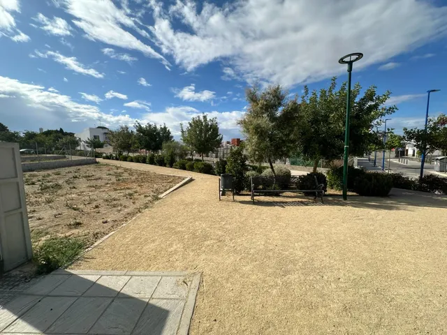 Casa en planta baja con gran patio para reformar en la carretera de medina — 24