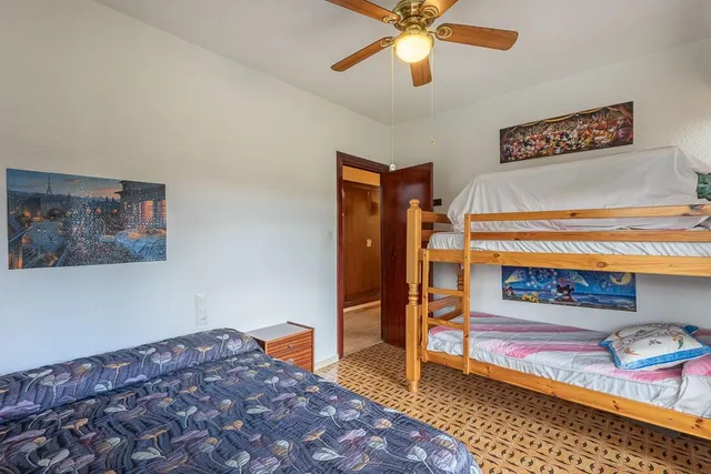 Gran casa con parcela y piscina en Cájar — 19
