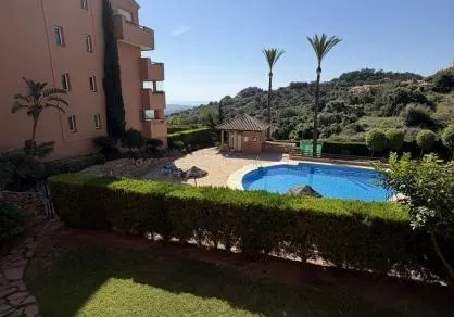 Exclusivo apartamento de 2 dormitorios con vistas panorámicas a la montaña en La Mairena 80m2 de jardin/50m2 de terraza — 20