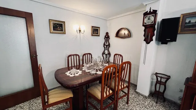 VENDO EN EXCLUSIVA PISO CENTRICO BIEN CONSERVADO 3HB - 2BÑ P - foto 3