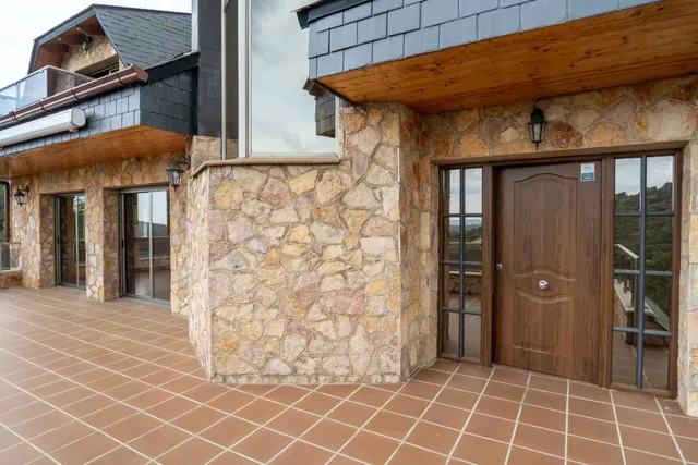 Casa con piscina y vistas a la montaña en Mas Borràs — 46