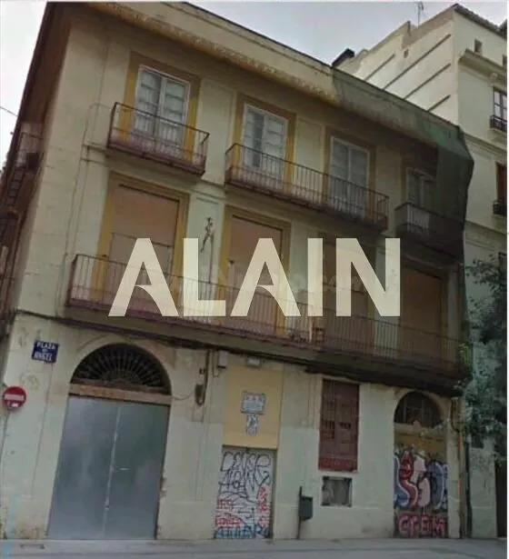 EDIFICIO EN VENTA EN EL CARMEN CON GARAJE ZONA CIUTAT VELLA.
