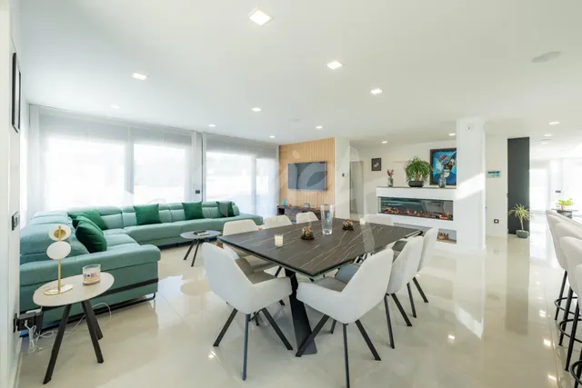Chalet de lujo en venta en Colmenarejo con piscina climatizada — 24