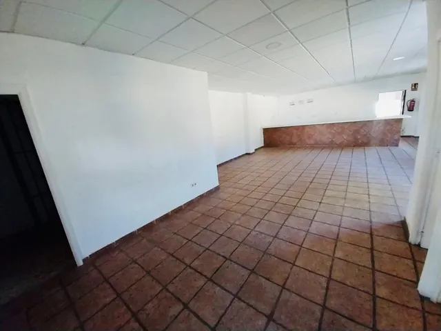Se vende negocio de restauración en fantástica ubicación — 17